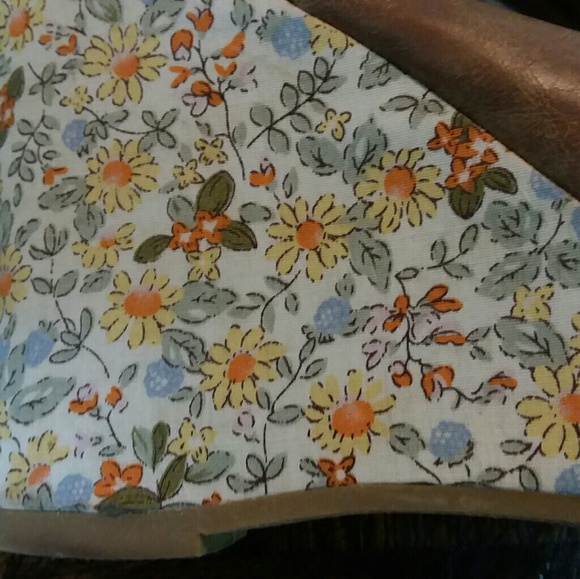 Madden Girl Floral Heels - Picture 5 of 8